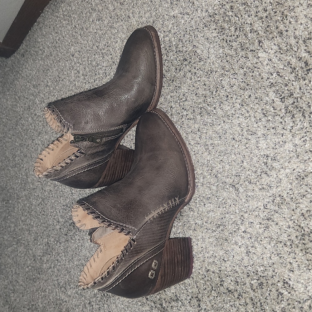 Bed Stu Cobbler Carla Taupe Heeled Zip Up Ankle Booties 8.5